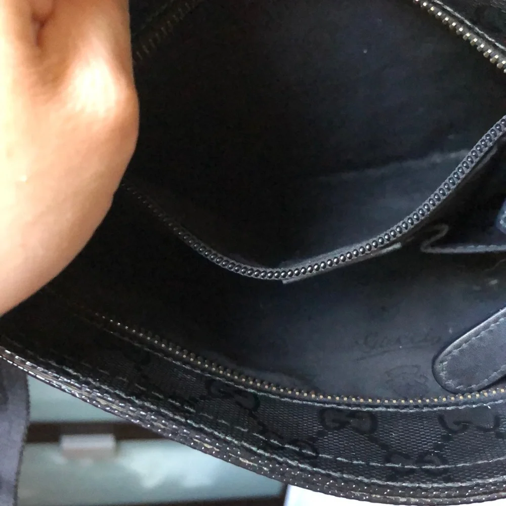 Today Only🌺AUTHENTIC GUCCI MONOGRAM IMPRIME CROSSBODY BAG🌺price firm - Picture 10 of 16